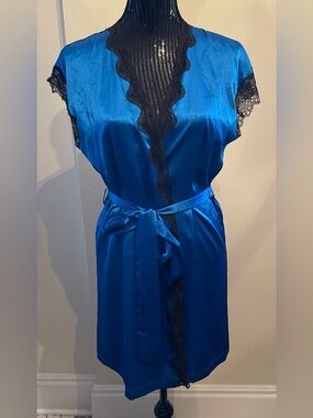 Victoria's Secret Blue & Black Short Robe Size Xs